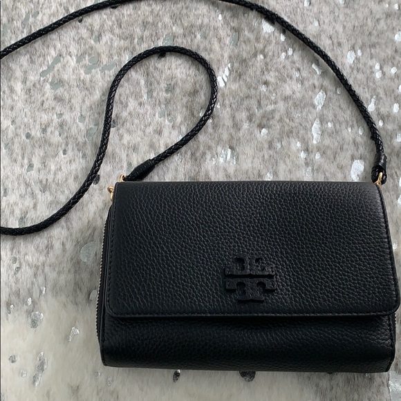 Tory Burch Handbags - 🛑SOLD 🛑Tory Burch Taylor Flat wallet cross-body